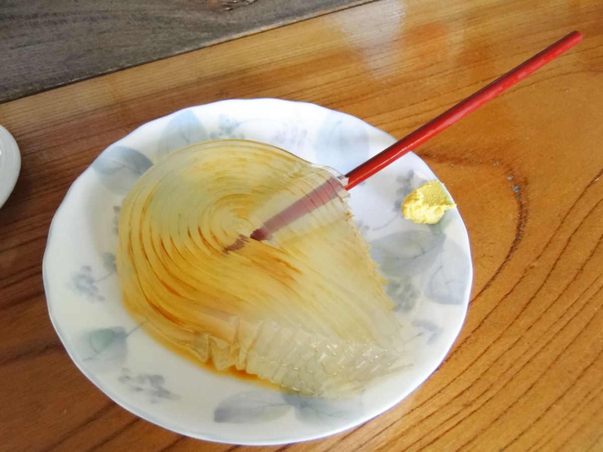 「日本一うまい トコロテン」という名前のお店の ところてん を食べてみた。/上越市