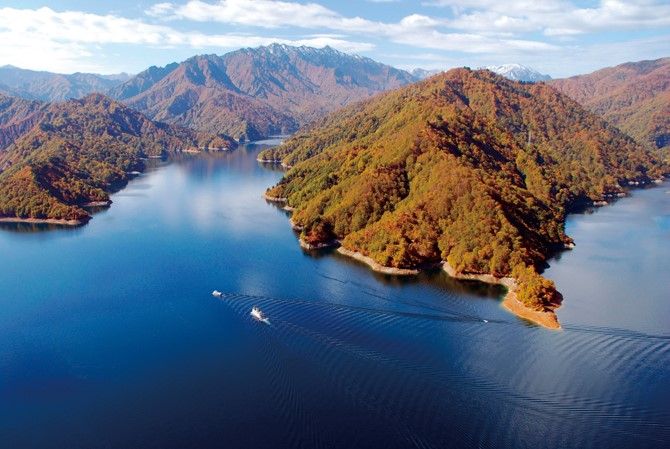 日本紅葉の名所100選 奥只見湖 の紅葉は色づきはじめ 魚沼市 新潟県観光協会公式ブログ たびきち 公式 新潟県のおすすめ観光 旅行情報 にいがた観光ナビ