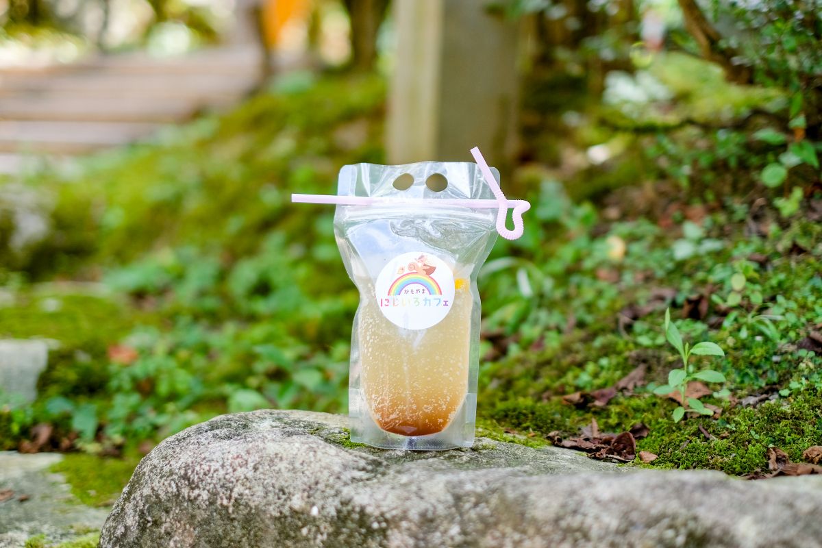 身体にやさしい 越後クラフトコーラ を緑いっぱいの加茂山公園で味わう 加茂市 新潟県観光協会公式ブログ たびきち 公式 新潟県のおすすめ観光 旅行情報 にいがた観光ナビ