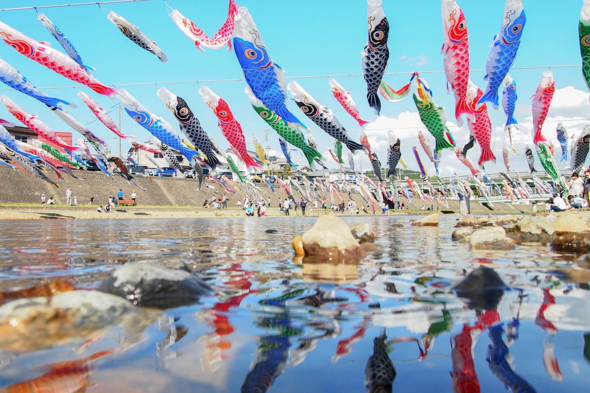 青空に舞う鯉のぼりを楽しもう！新潟県の鯉のぼりスポット5選｜旅の ...