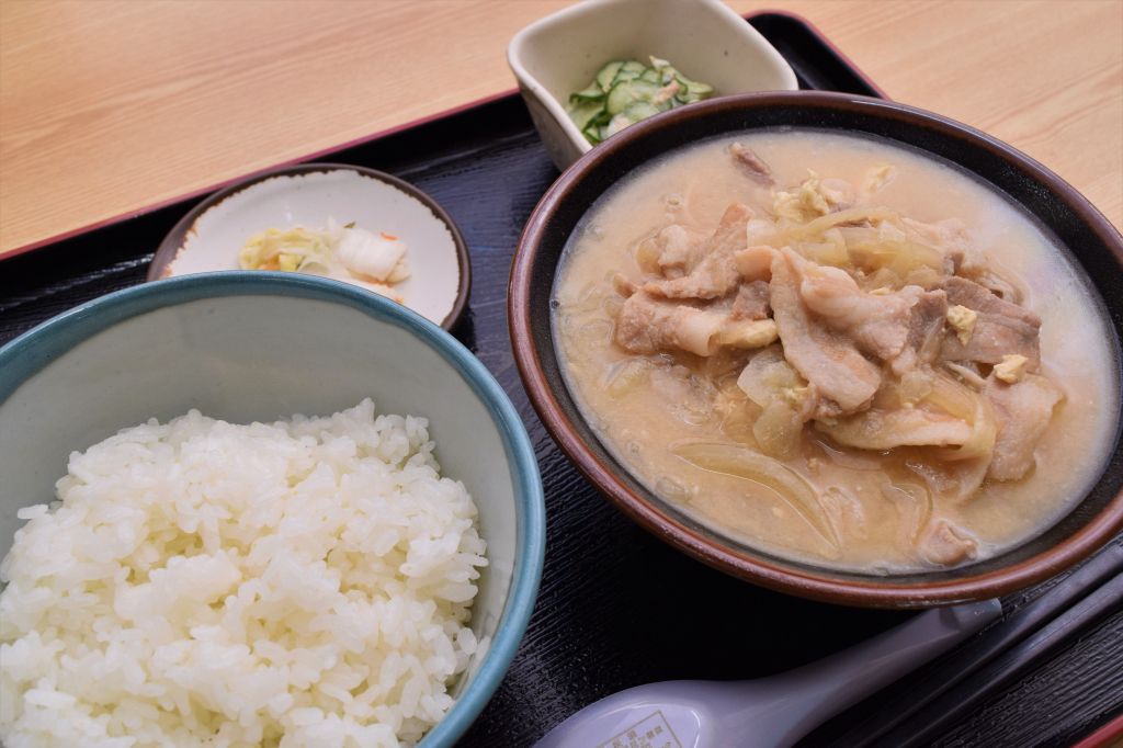 定番のとん汁定食