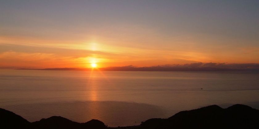 フォトジェニックの極み 絶対撮りたい日本海の夕日スポット10選 旅の特集 公式 新潟県のおすすめ観光 旅行情報 にいがた観光ナビ