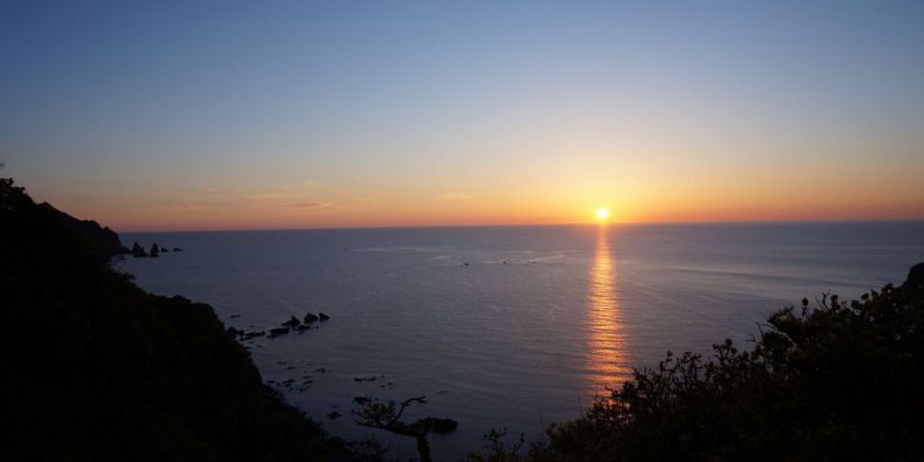 フォトジェニックの極み 絶対撮りたい日本海の夕日スポット10選 旅の特集 公式 新潟県のおすすめ観光 旅行情報 にいがた観光ナビ