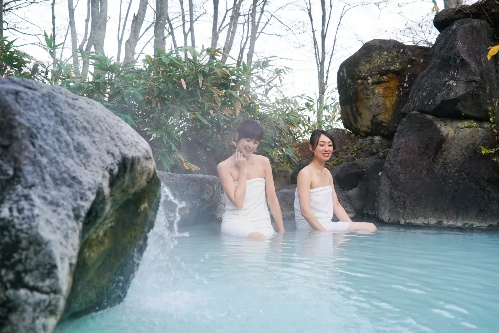 燕温泉 黄金の湯