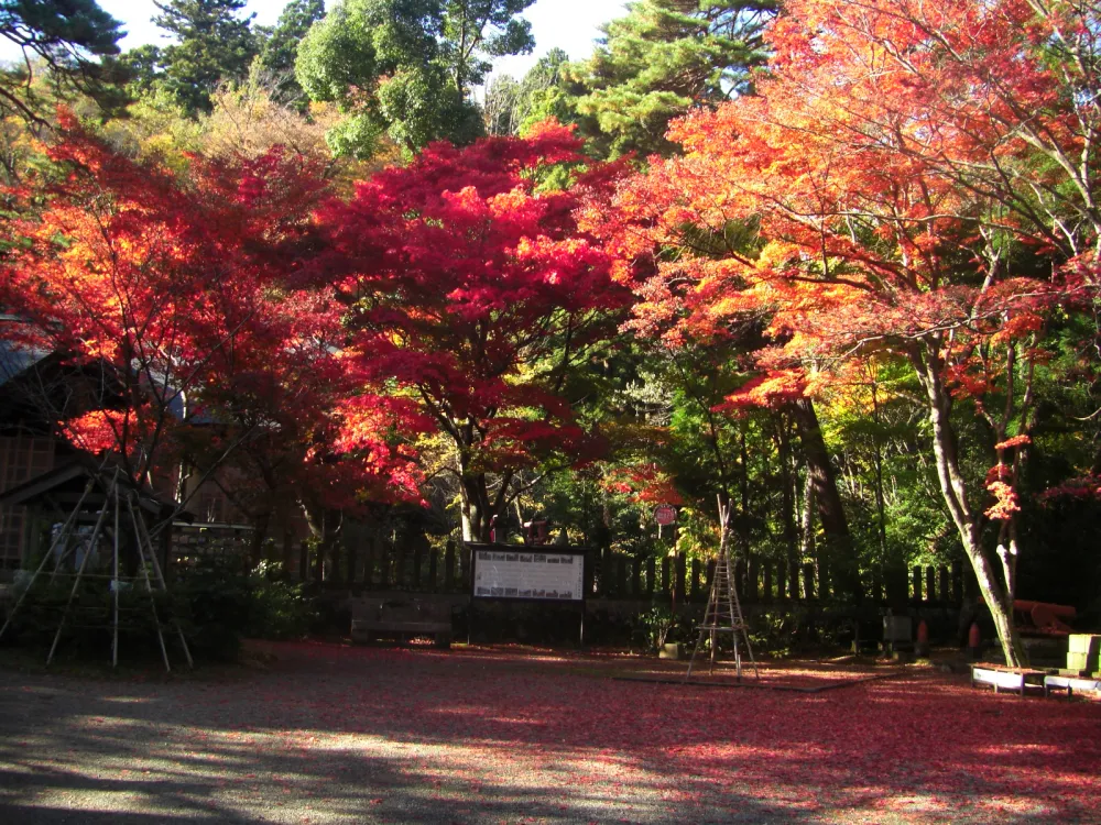 春日山神社