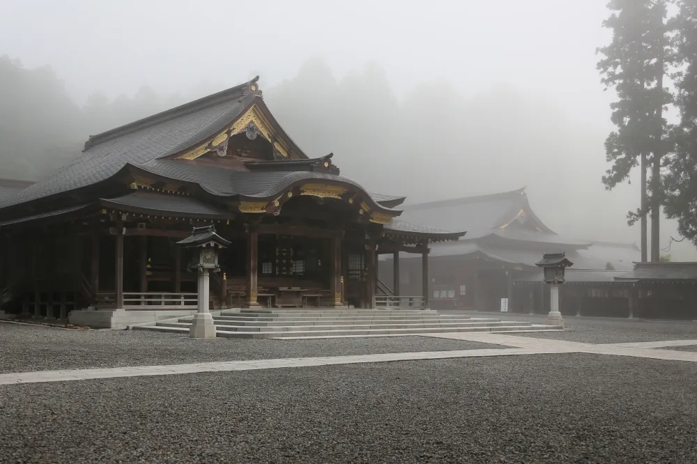 彌彦神社