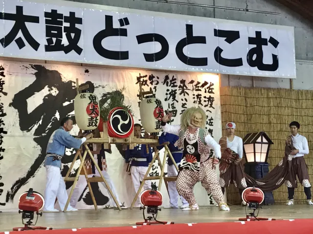 迫力満点、佐渡ヶ島の伝統芸能「鬼太鼓」を堪能！「第17回 佐渡國鬼太鼓どっとこむ」に行ってきた