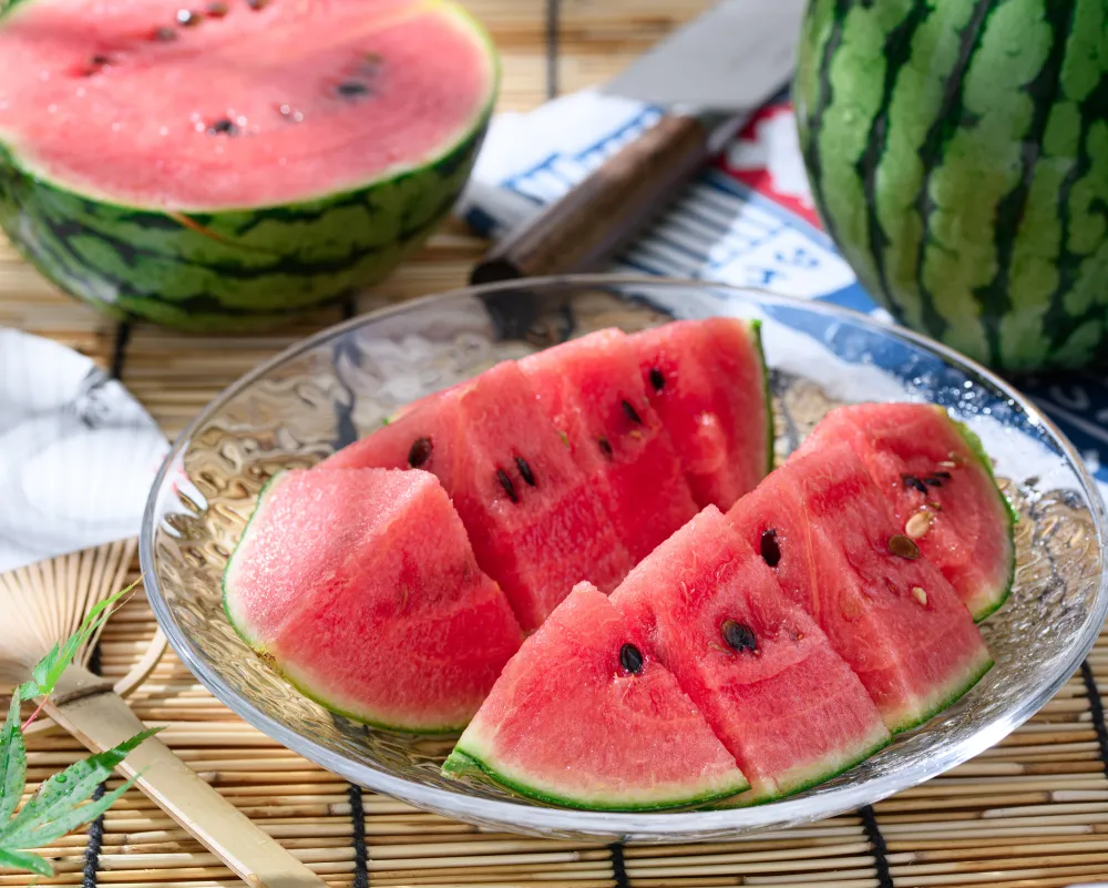 「新潟すいか」 シャリッと甘い夏の味覚、旬や産地を紹介