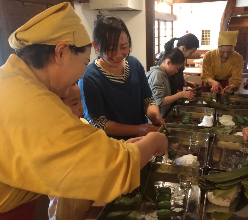 餅土間
