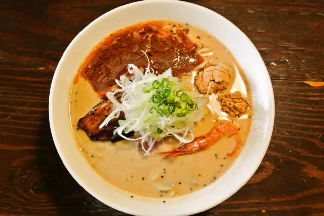新たなご当地ラーメン！超人気ラーメン店「麵屋あごすけ」で「雪むろ酒かすラーメン」を食べてみた／上越市