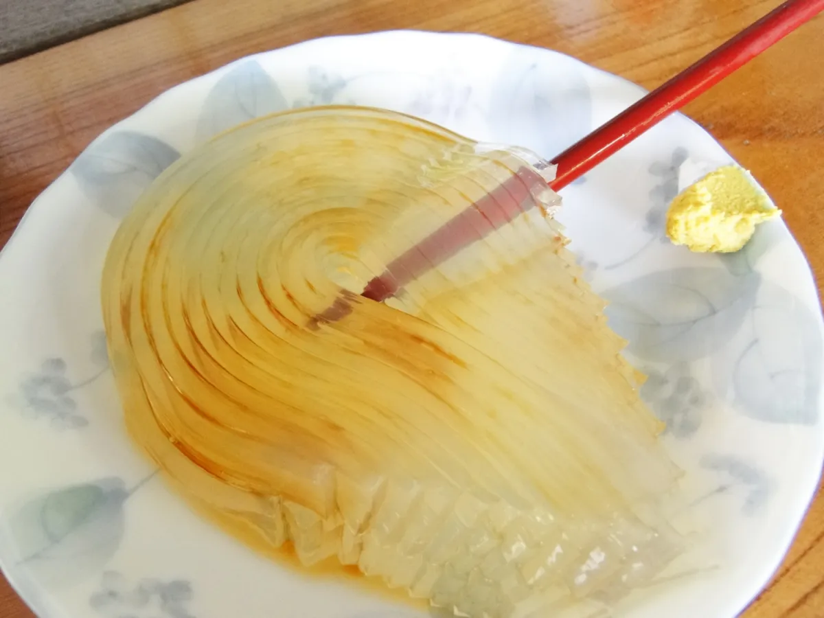 「日本一うまい トコロテン」という名前のお店の ところてん を食べてみた。／上越市