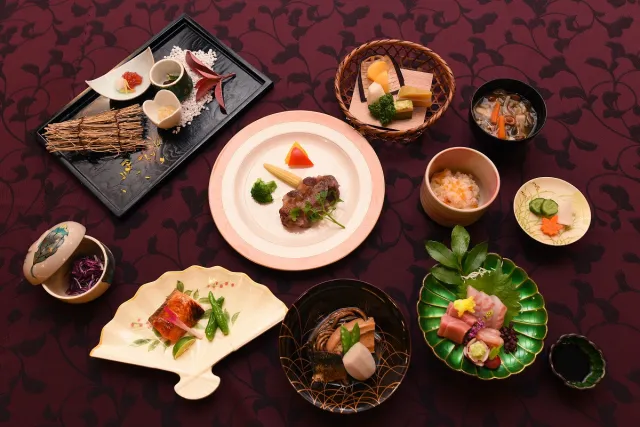 長岡食材と郷土料理を満喫。美しい日本庭園を眺めながら贅沢な個室でくつろげる「料亭 かも川本館」／長岡市