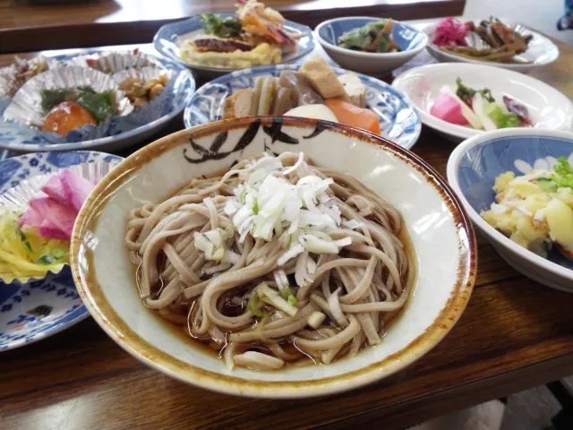 これぞ佐渡のおもてなし！！うみゃあもんと芸能づくしでお腹も心もホッコリ♪「大崎そばの会」／佐渡市