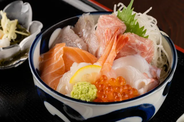 築110年以上の古民家で、海鮮料理をじっくりと味わう「魚や片桐寅吉/港茶屋」/新潟市