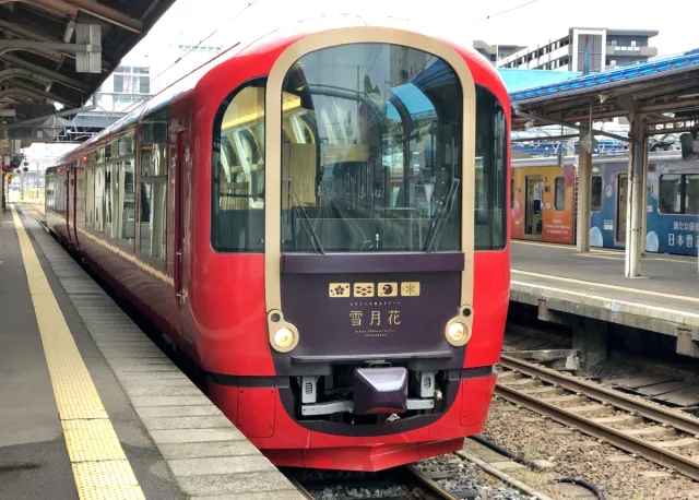えちごトキめきリゾート「雪月花」に乗って、食と絶景を楽しむ贅沢な鉄道旅／上越市・糸魚川市・妙高市