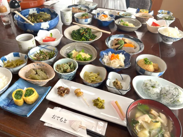 まるで食いだおれ~! 農家民宿「新助」で出会った絶品日帰りランチ/小千谷市