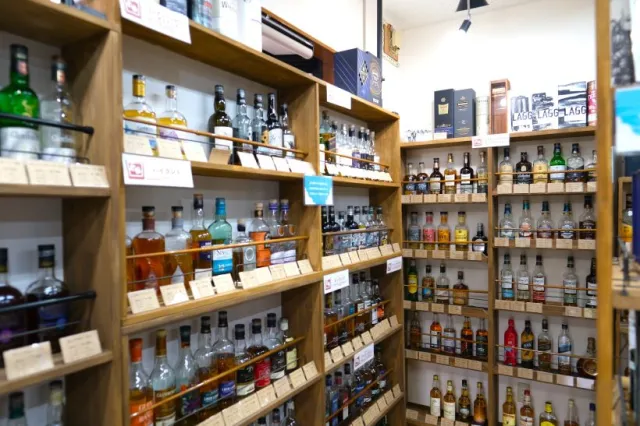 ウイスキーが、お好きでしょ♪三条市で量り売りの提供をする【横山酒店】で、ウイスキーの魅力にせまる/三条市