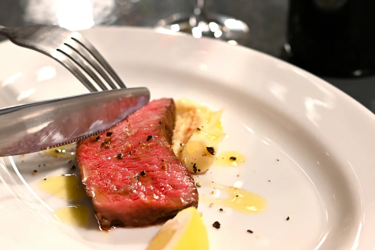 古町の予約困難店へ潜入！　精肉店直営「ビストロ メイク」で味わう絶品肉料理／新潟市