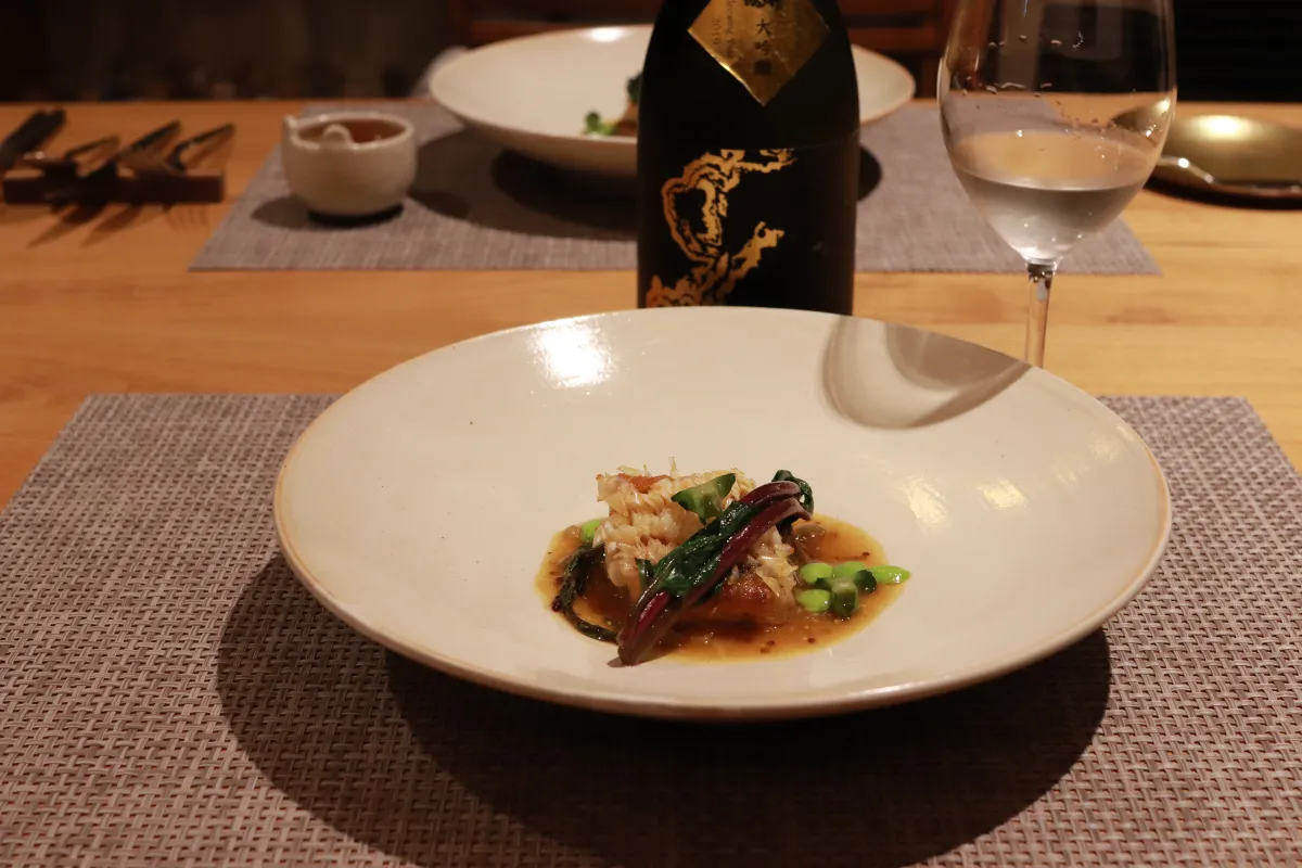 「酒の宿玉城屋」で味わう極上の温泉とフレンチ×新潟プレミアム日本酒ペアリング／十日町