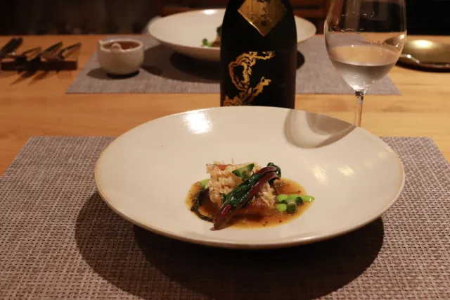 「酒の宿玉城屋」で味わう極上の温泉とフレンチ×新潟プレミアム日本酒ペアリング/十日町