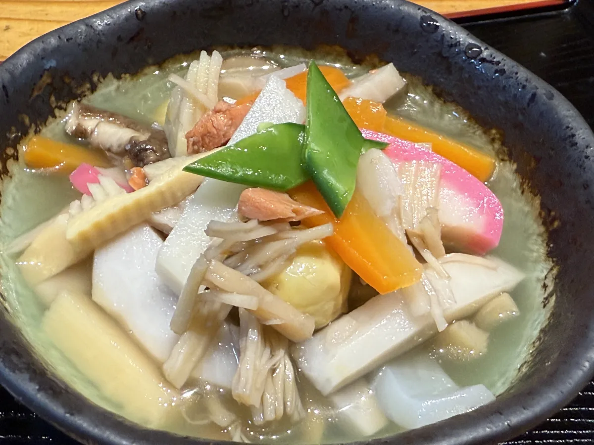 図書館で!? 新潟の郷土料理と地酒を堪能 ／新潟市
