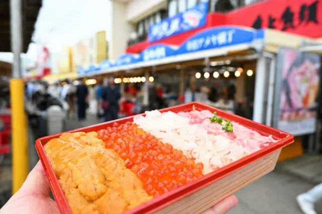 【角上魚類の聖地へ】本店限定グルメ5選! 年間2万7,000食売れる海鮮丼&食べ歩き/長岡市