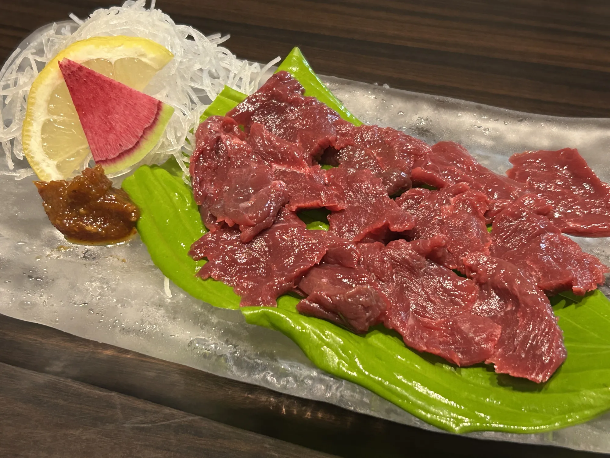 奥阿賀の食材を使った居酒屋「奥阿賀の郷 山姥」で馬刺しと「三川とうふ」を食べる！／新潟市・阿賀町