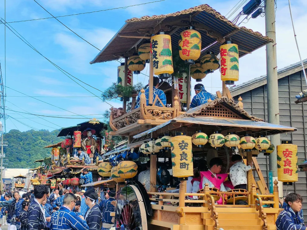 祝ユネスコ無形文化遺産登録!約400年の伝統が込められた「おしゃぎり」が城下町を練り歩く村上大祭!/村上市