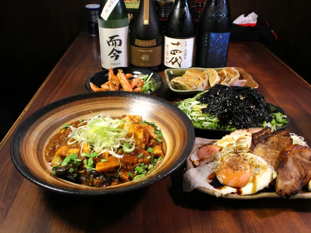 人気ラーメン店が夜は居酒屋に!?地元の銘酒×お得なおつまみを堪能/小千谷市