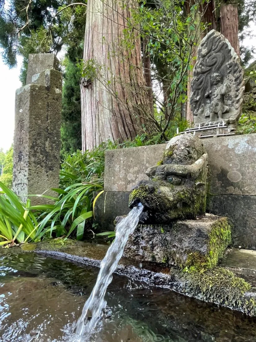 大崎滝谷の清水
