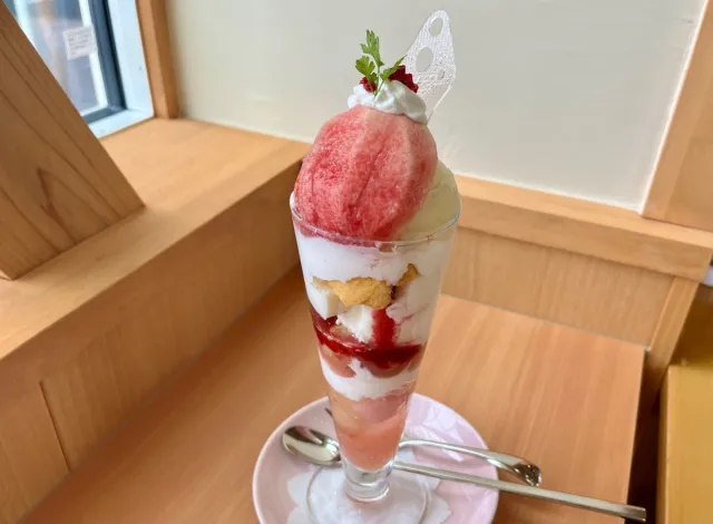 夏のパフェ活！ 旬の「桃」をぜいたくに使った絶品パフェ3選
