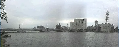 新潟市万代より万代橋を望む