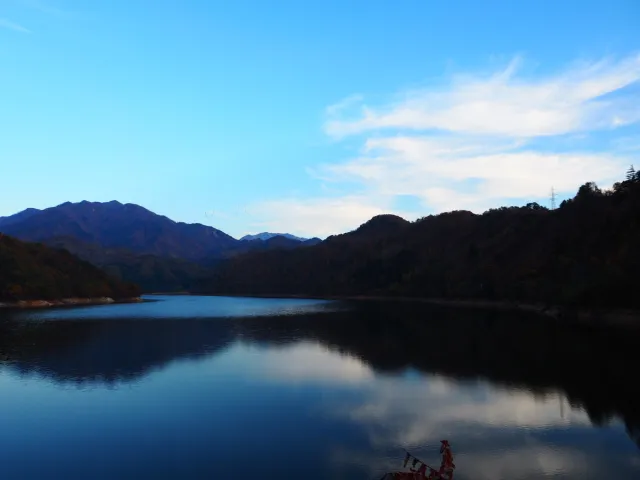 内の倉ダム湖