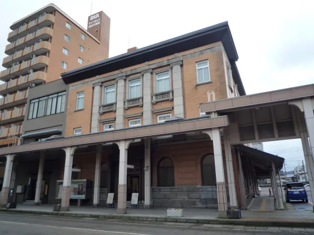 高田まちかど交流館（旧第四銀行高田支店）