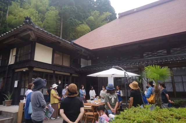 香和顔施