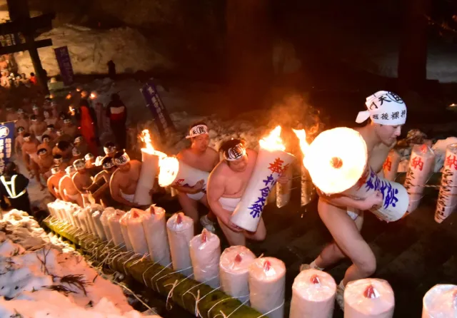 栃堀巣守神社裸押合大祭