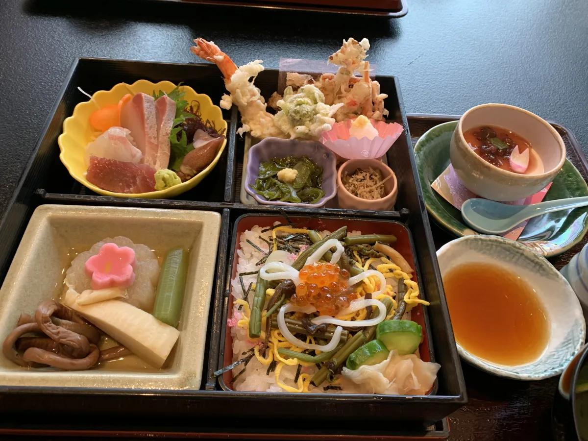 アクアーレ長岡「雪割草弁当」