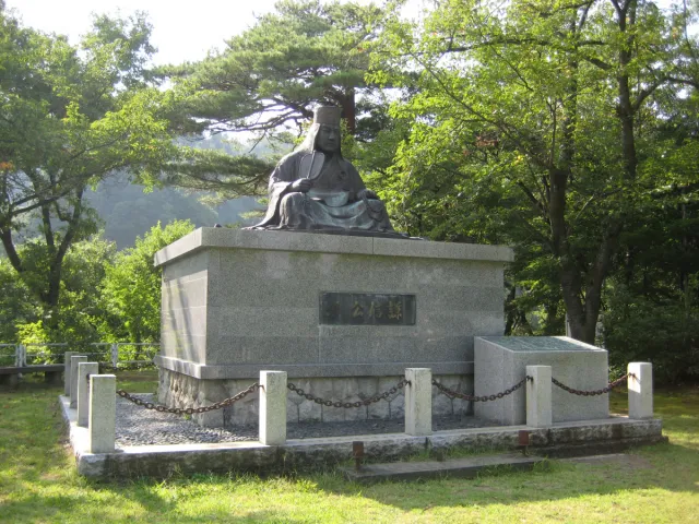 秋葉公園（謙信公銅像・秋葉神社・奥の院）
