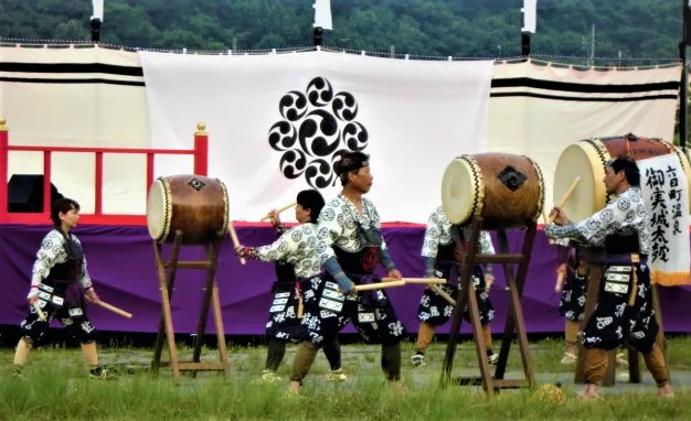御実城太鼓