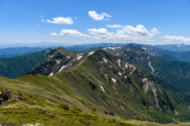 万太郎山・浅間平橋登山口