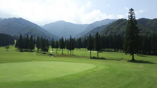 ゴールド越後湯沢カントリークラブ