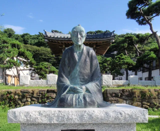 良寛座像