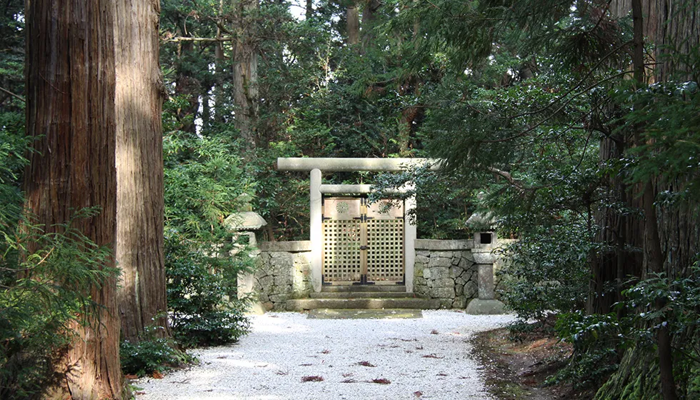 正式には「順徳天皇御火葬塚」。