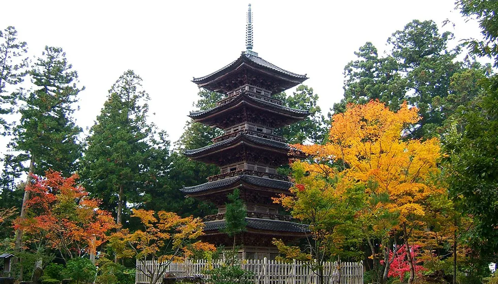 日光東照宮の五重塔を模したと伝わります。