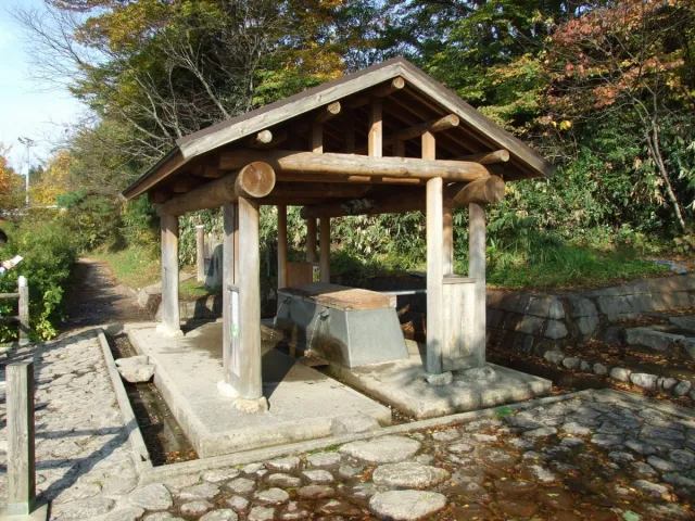 岩瀬の清水（いわせのしみず）