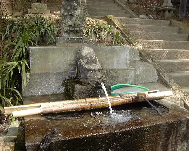大前滝谷の清水２