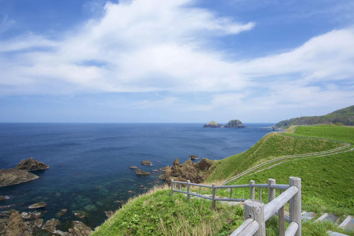 外海府の海に向かって突き出しています。