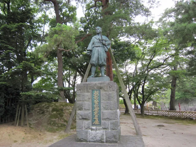 堀部安兵衛武庸銅像