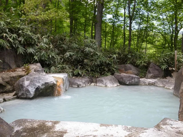 燕温泉「黄金の湯」「河原の湯」