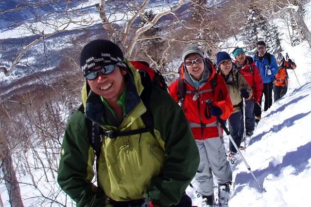 初心者歓迎!テレマークスキーで未踏の新雪を滑る1日プラン